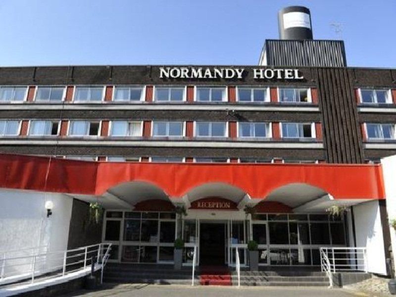 Normandy Hotel Ренфрю Екстериор снимка